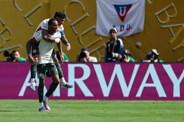 Foto de Joao Pedro y Enzo Fernandez, del Chelsea, celebrando un gol contra el Fluminense FC en el Mundial de Clubes 2025.