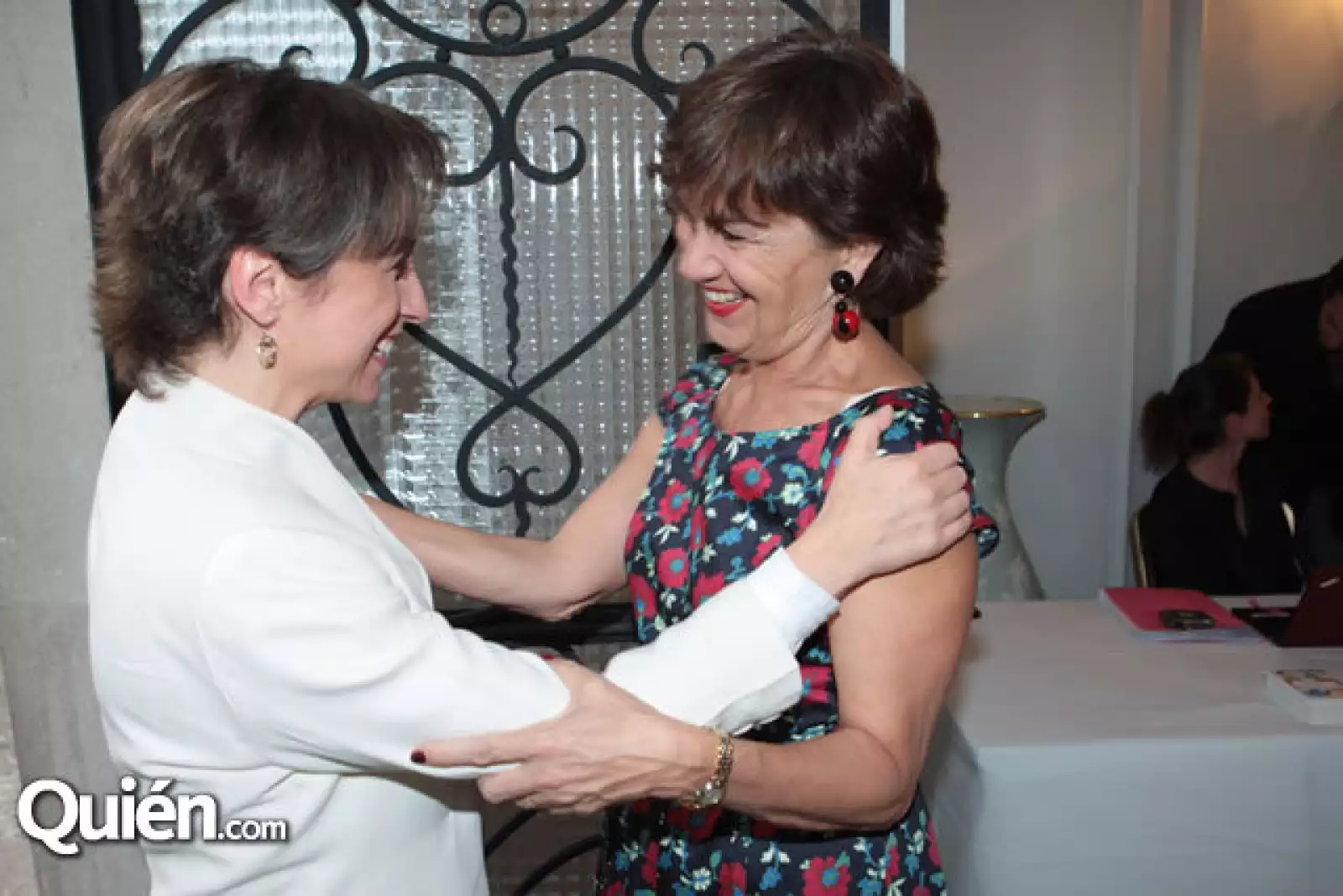 Carmen Aristegui,Elisabeth Beton