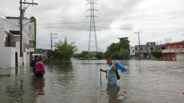 Inundaciones en Villahermosa, Tabasco debido a las extracciones de la Presa Peñitas debido a las intensas lluvias.
