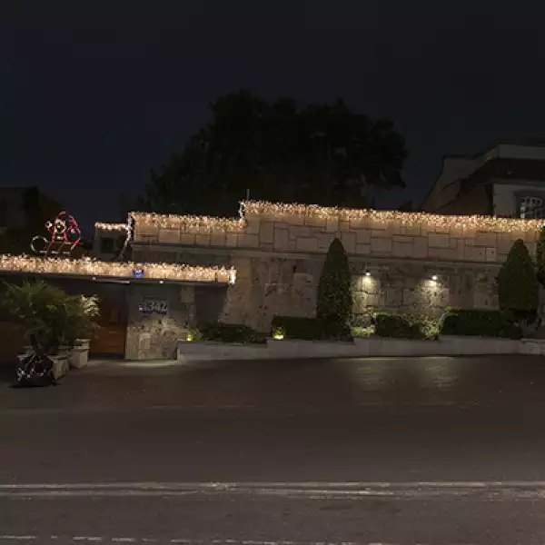 Para algunas familias, la decoración del hogar es reflejo de su espíritu navideño.