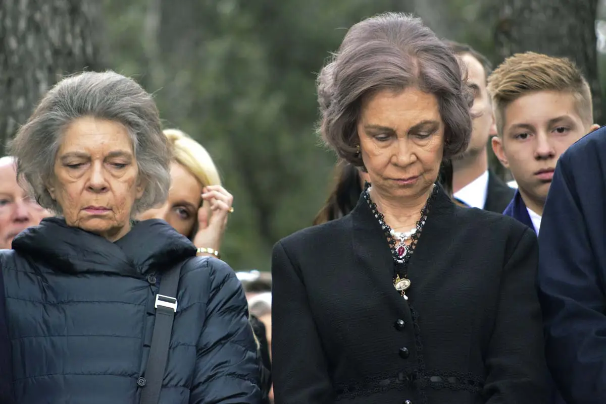 LA REINA SOFÕA RINDE HOMENAJE A SU PADRE EN EL 50 ANIVERSARIO DE SU MUERTE