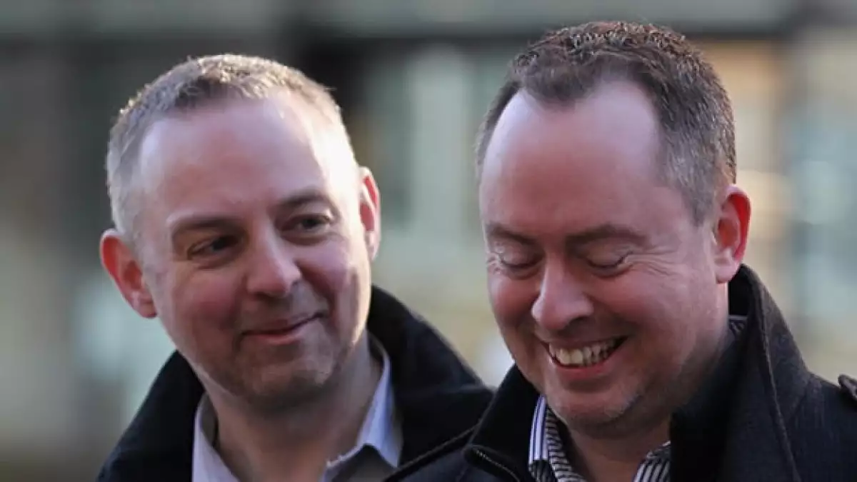 UK - pareja gay - hotel