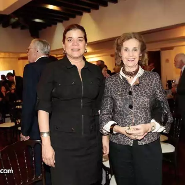 Sonya Santos y Natalia Lebreton
