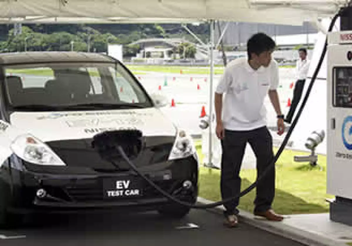 La firma producirá en Japón 100,000 unidades del modelo Tiida VE. (Foto: AP)