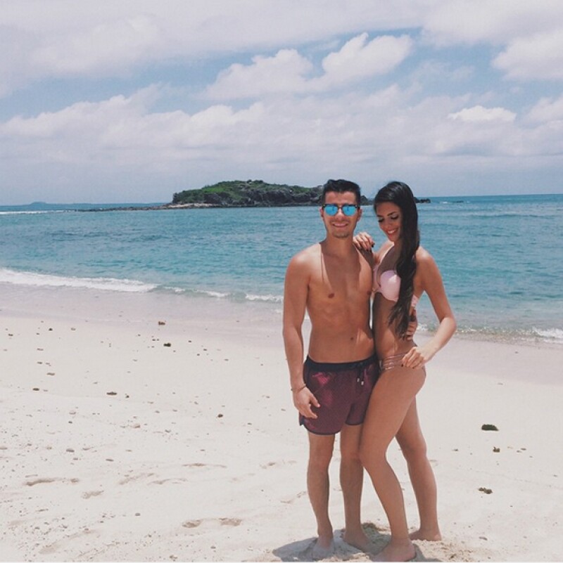 María con su novio, Diego Carrión, en Punta Mita.