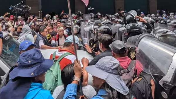 cnte_zocalo_policias_cdmx.jpg