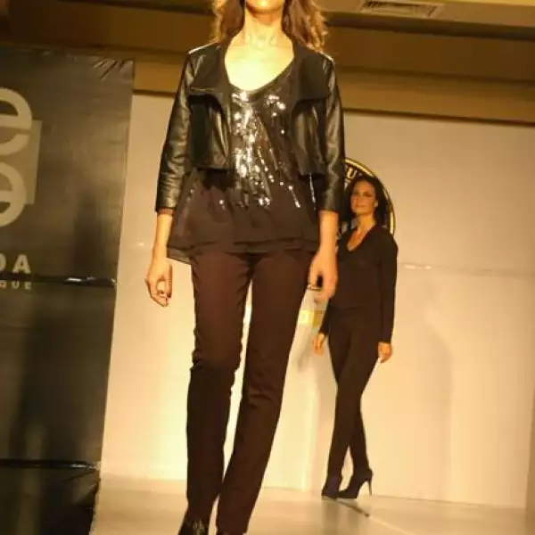 Desfile Elda Watanabe