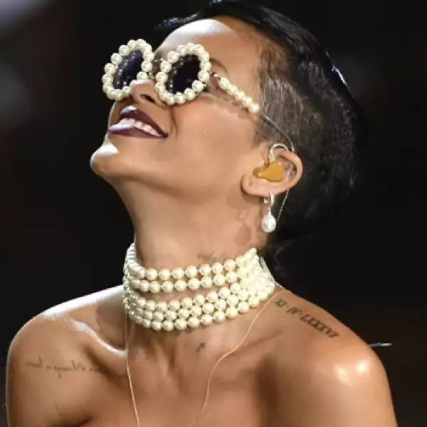 rihanna_dos