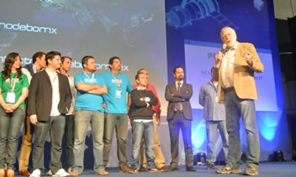 Nolan Bushnell, fundador de Atari, exhortó a emprendedores a cambiar el mundo con su esfuerzo. (Foto: Gabriela Chávez.)