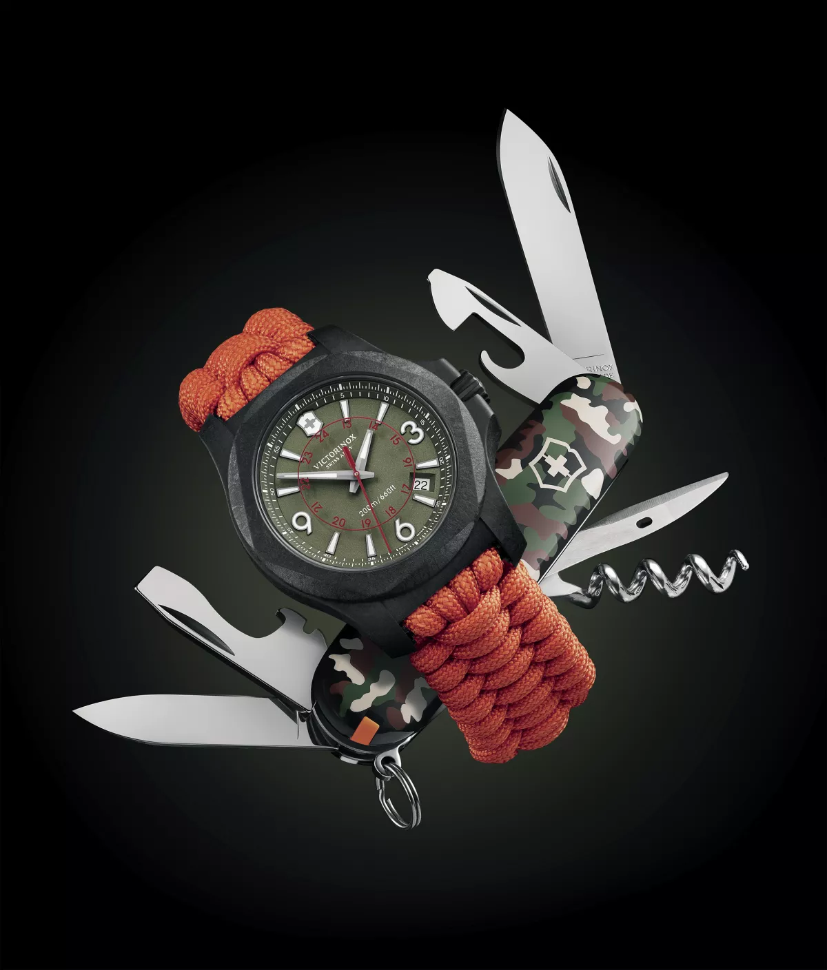 Se acompaña de una navaja Swiss Army Sparta