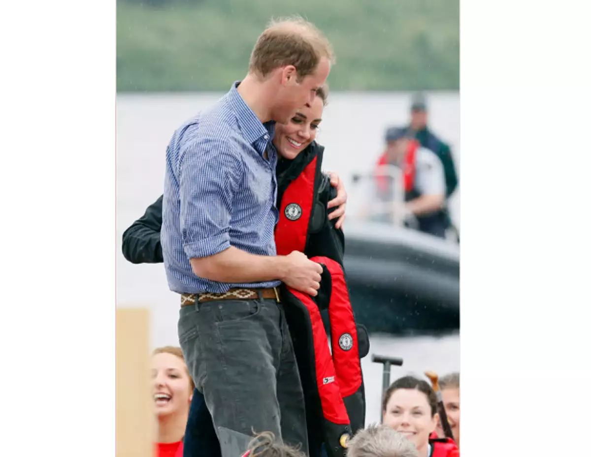 Después de siete semanas de no verse, William regresó a Londres tras haber estado en las Islas Malvinas por cuestión de trabajo.
