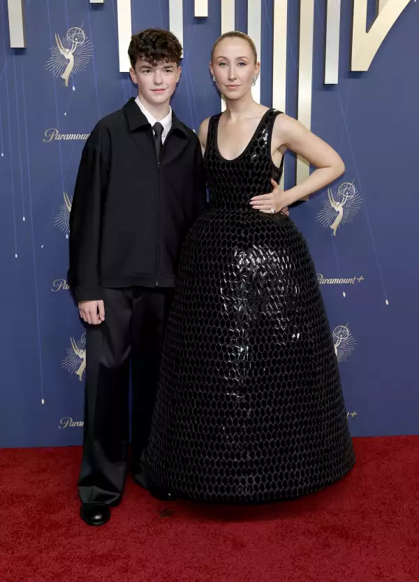 ?url=https%3A%2F%2Fcdn 3.expansion.mx%2Fa7%2Fb5%2Fe09d1bac418ba3beb73f3fa4588e%2Fowen cooper y erin doherty - Owen Cooper, el actor más joven en ganar un Emmy