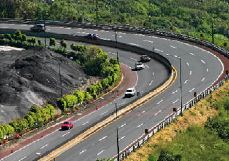 Expertos advierten que IDEAL tiene ventaja en la licitación. (Foto: Archivo Expansión/Especial)