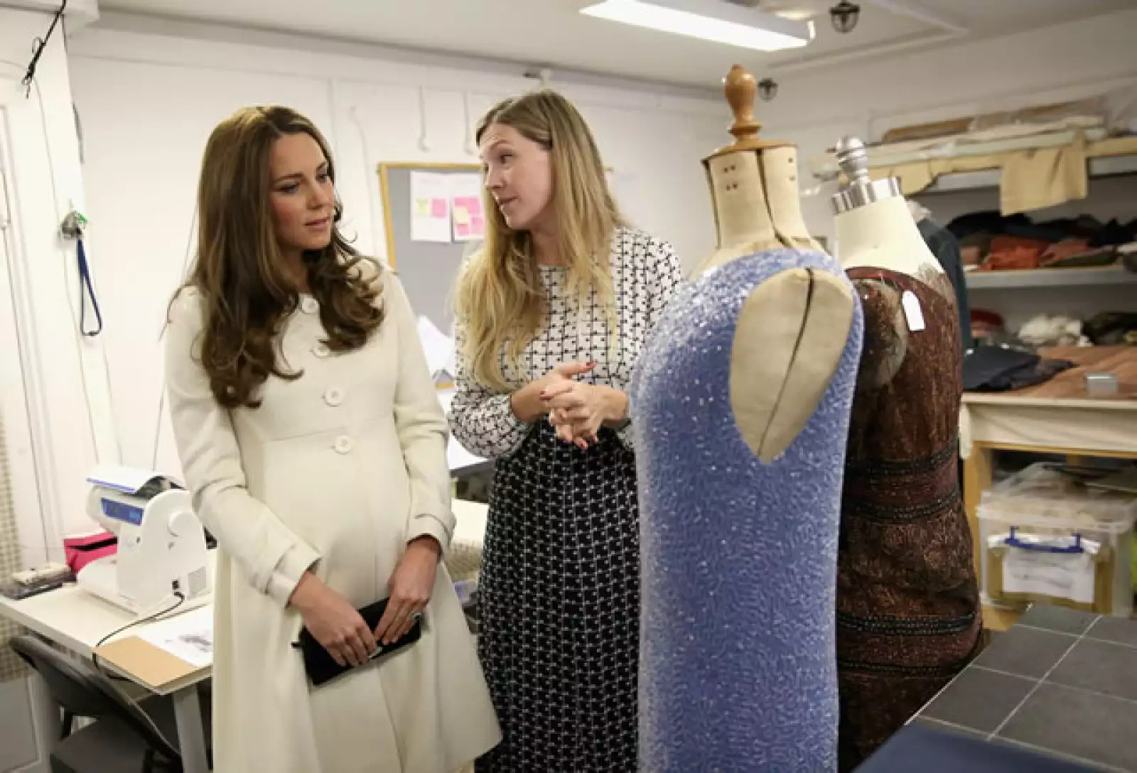 Durante su paso por el departamento de vestuario, Kate se mostró muy emocionada y participativa al ver los diseños de la ropa de los personajes.