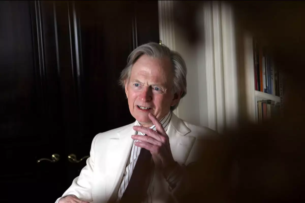 Tom Wolfe