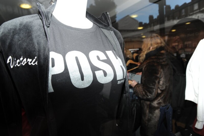 Desde afuera se podía apreciar la ropa que decidió donar Victoria.