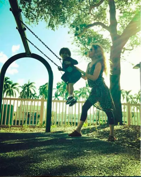 Aunque era muy reservada de la vida privada de sus hijos, Thalía resume ahora fotos de Sabrina y Matthew.