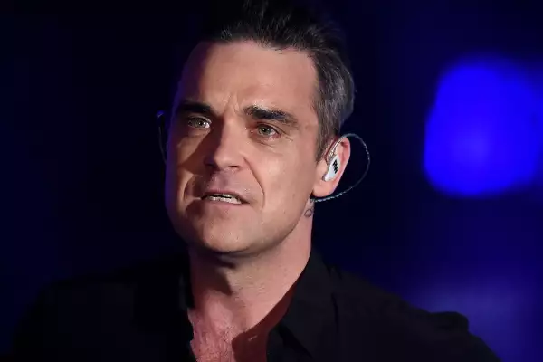 Robbie Williams promete hablar de todo en el documental que prepara con Netflix