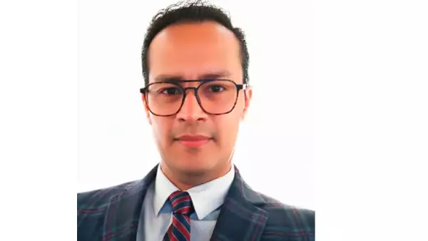 Arturo Perea - Quién