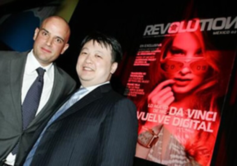 Manuel Rivera, director general de Grupo Editorial Expansión, y Bruce Lee, fundador internacional de la revista Revolution. (Foto: Quién.com)
