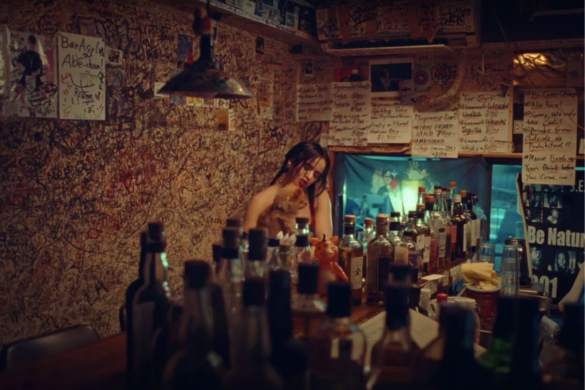 Rosalía durante un cuadro de su nuevo video Tuya 