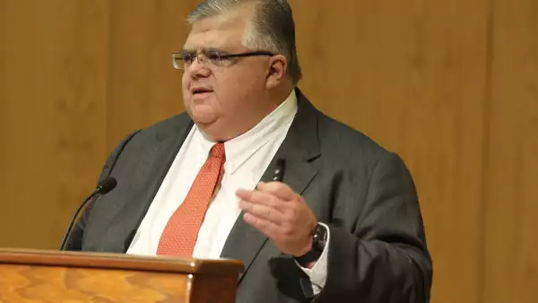 Agustín Carstens dice que tiene claro su mandato de mantener los precios bajo control