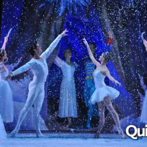 Brindis Navideño Iza Business Centers