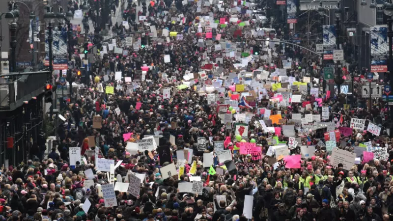 Contra políticas de Trump