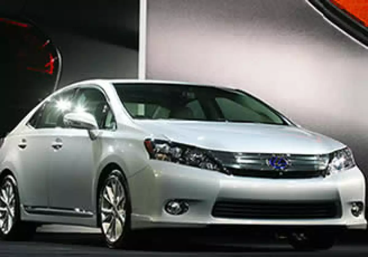 El Lexus HS250h tiene un motor de 2.5 litros. Su precio mínimo será de 42,600 dólares. (Foto: AP)