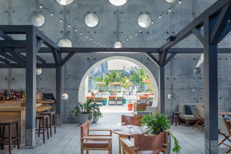 Quinto la Huella EAST, Miami