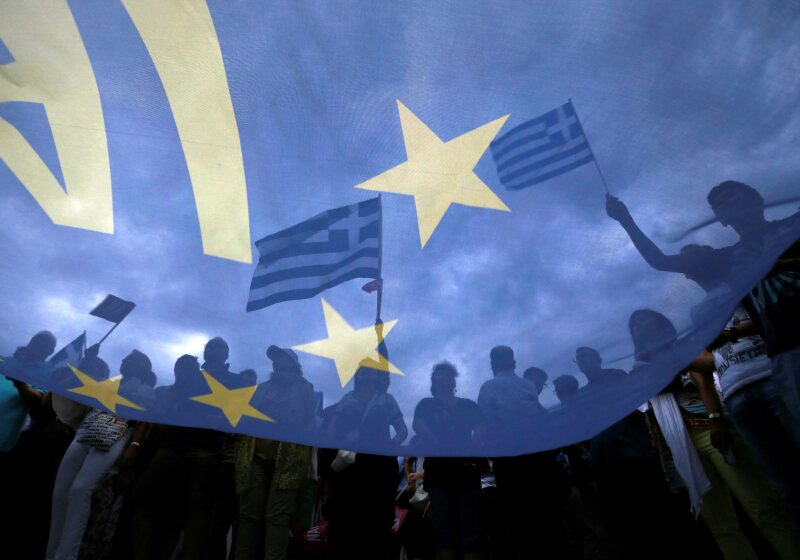 180820 grecia bandera reu.jpg