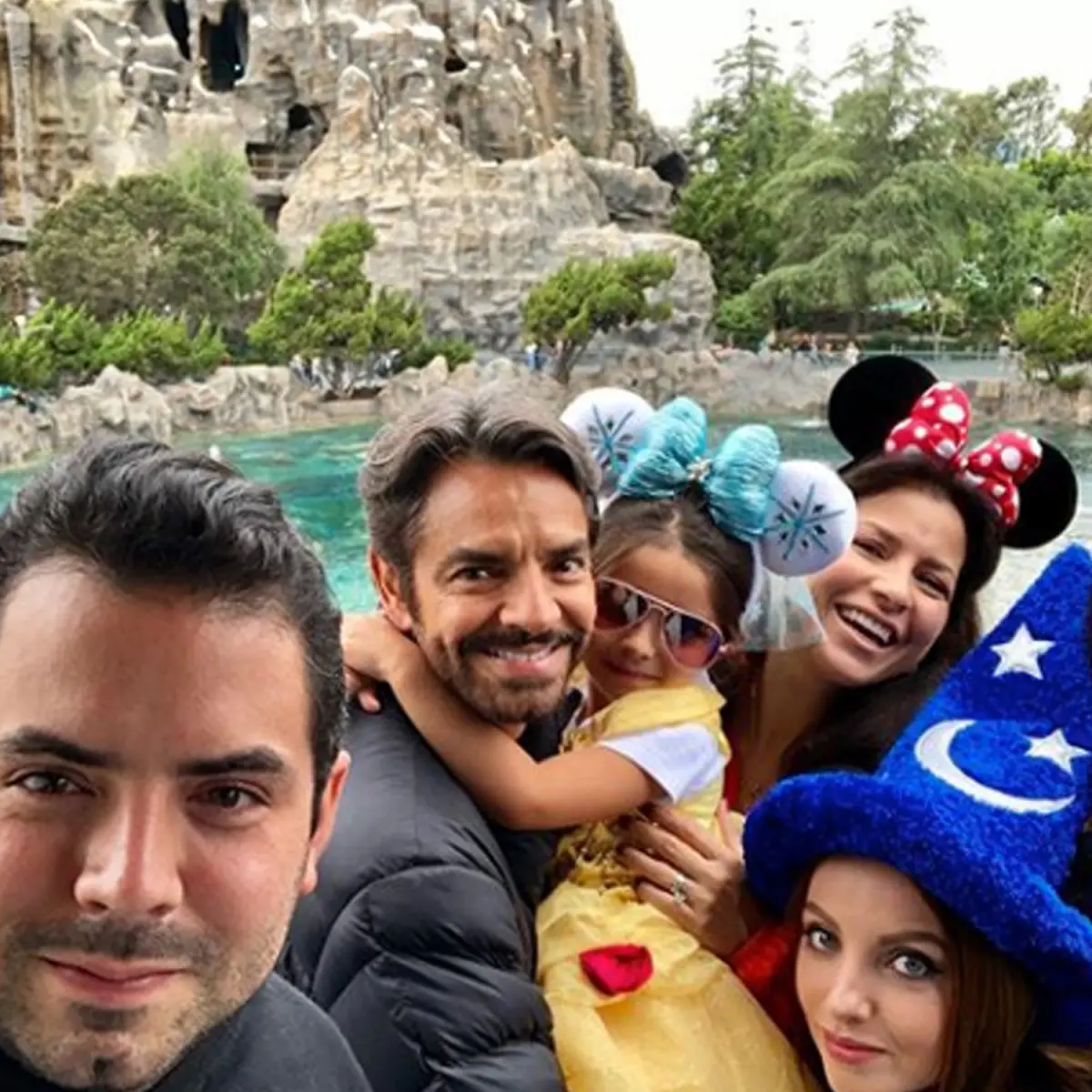 DERBEZdisney.jpg