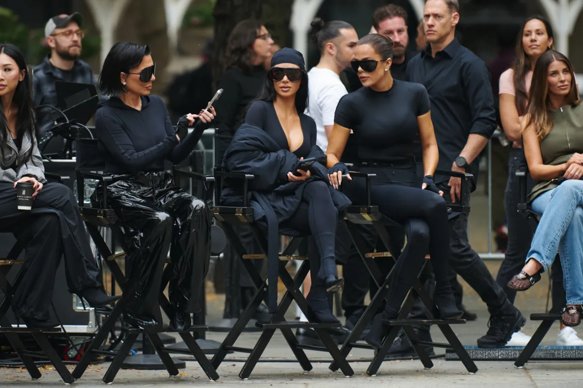 Kim Kardashian y la historia y ascenso a la fama de su familia son retratados en su biografía 'Citizen Kim'