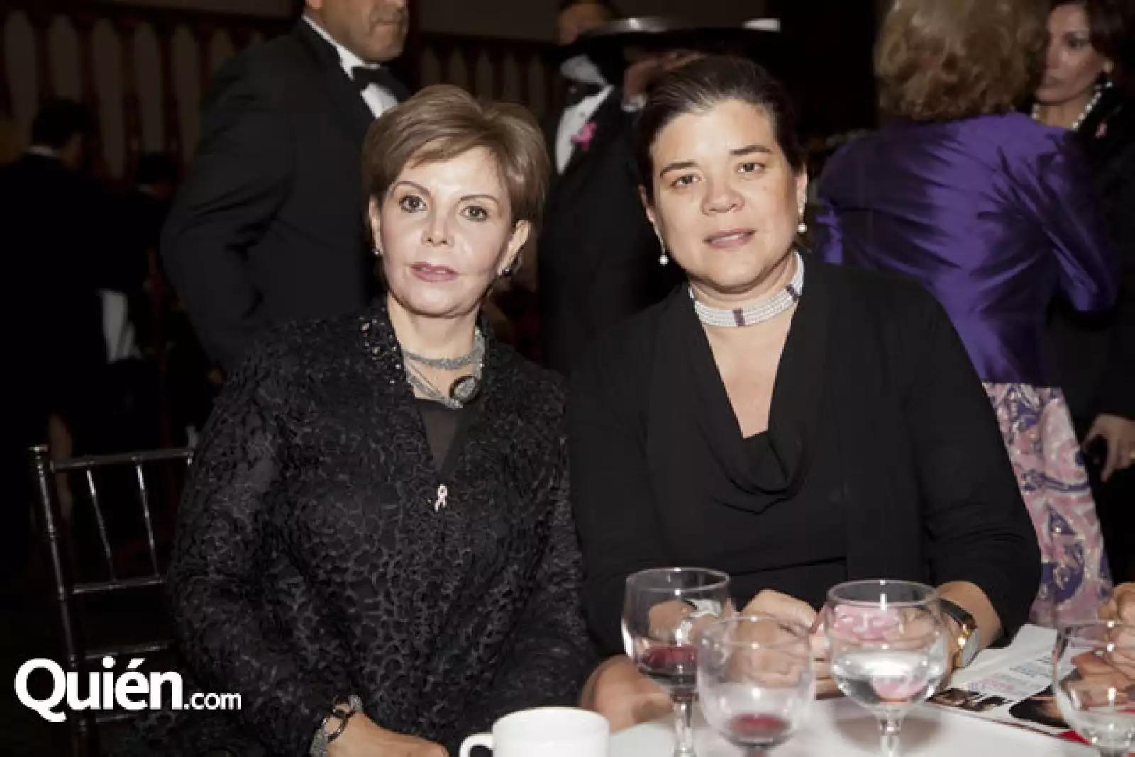 Marta Nieto,Sonya Santos