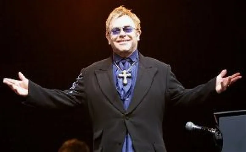 Lo recaudado será donado a Elton John AIDS Foundation, dedicada a la lucha contra el Sida.