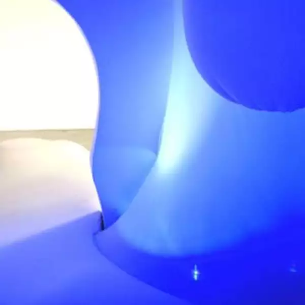 El mundo sensorial del brasileño Ernesto Neto