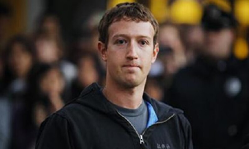 Las fotos de Mark Zuckerberg muestran que pasa tiempo con el presidente Barack Obama. (Foto: Reuters)