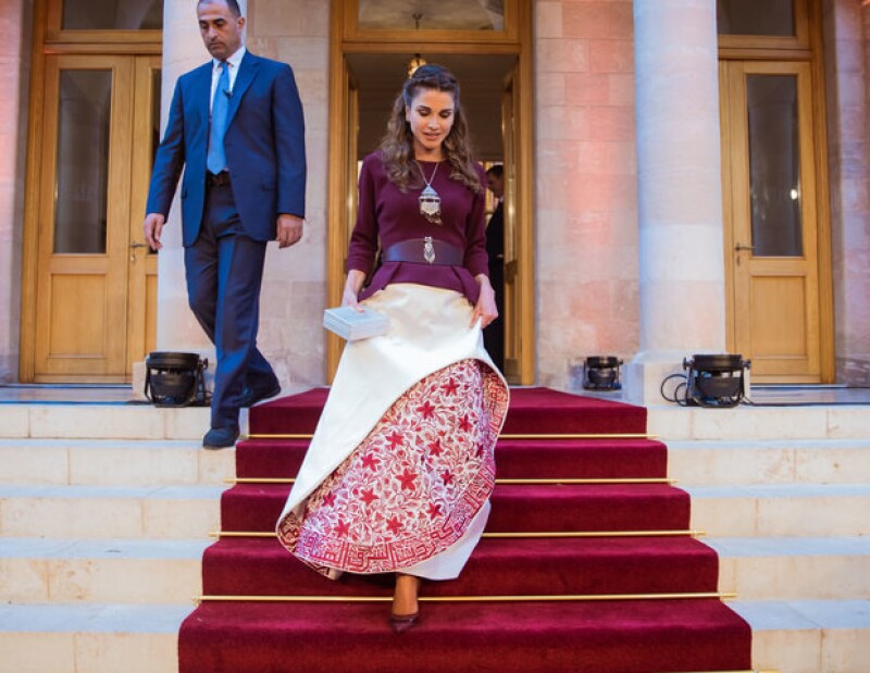 La reina Rania siempre ha sido un ejemplo de sstilo y glamour, así como una pionera en la moda y los eventos reales. El día de independencia de Jordania no fue la excepción.