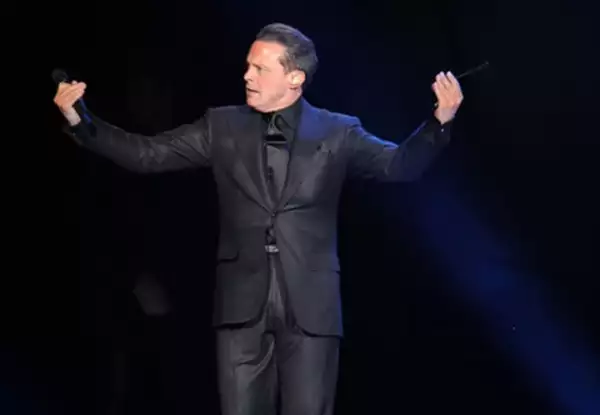 Luis Miguel abrió la serie de conciertos que posteriormente la Arena Ciudad de México ofrecerá al público.