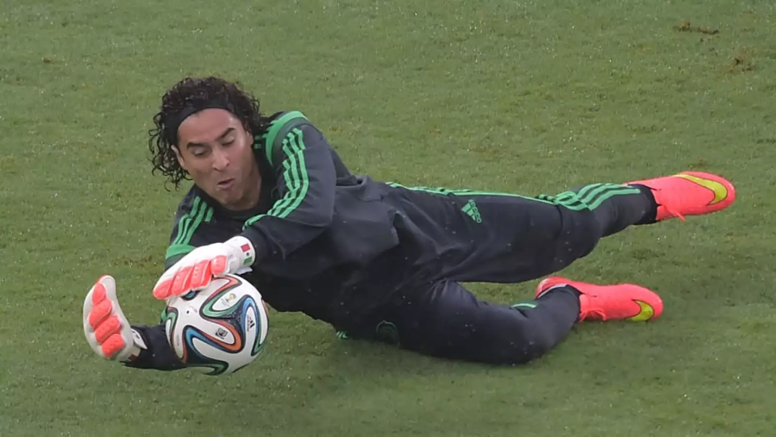 Memo Ochoa
