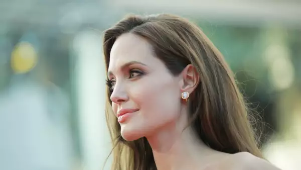 Angelina Jolie