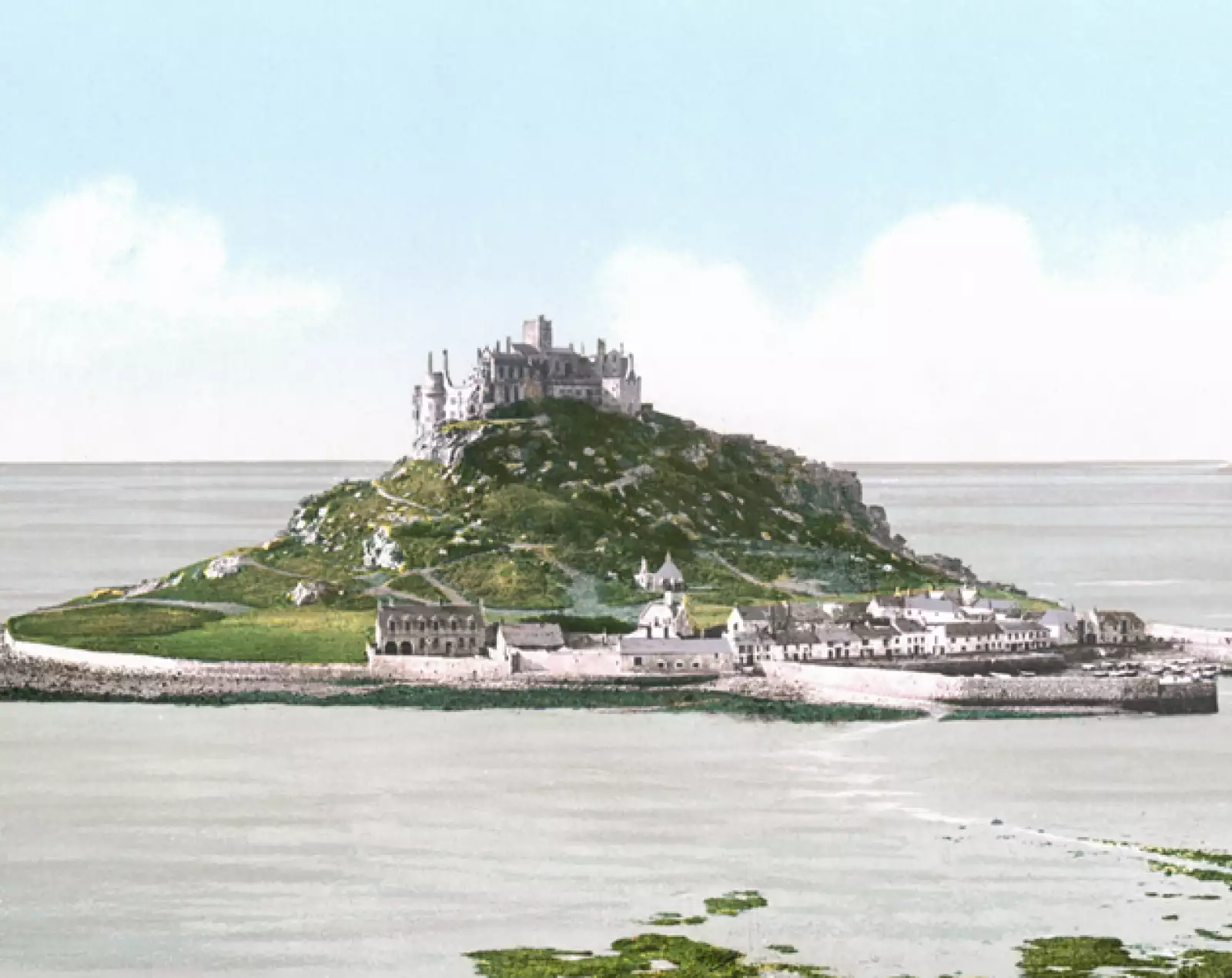 Esta isla en la costa de Cornualles es simplemente espectacular. El castillo  tiene una gran vista. En su momento, su localización estratégica era envidiada por muchos.
