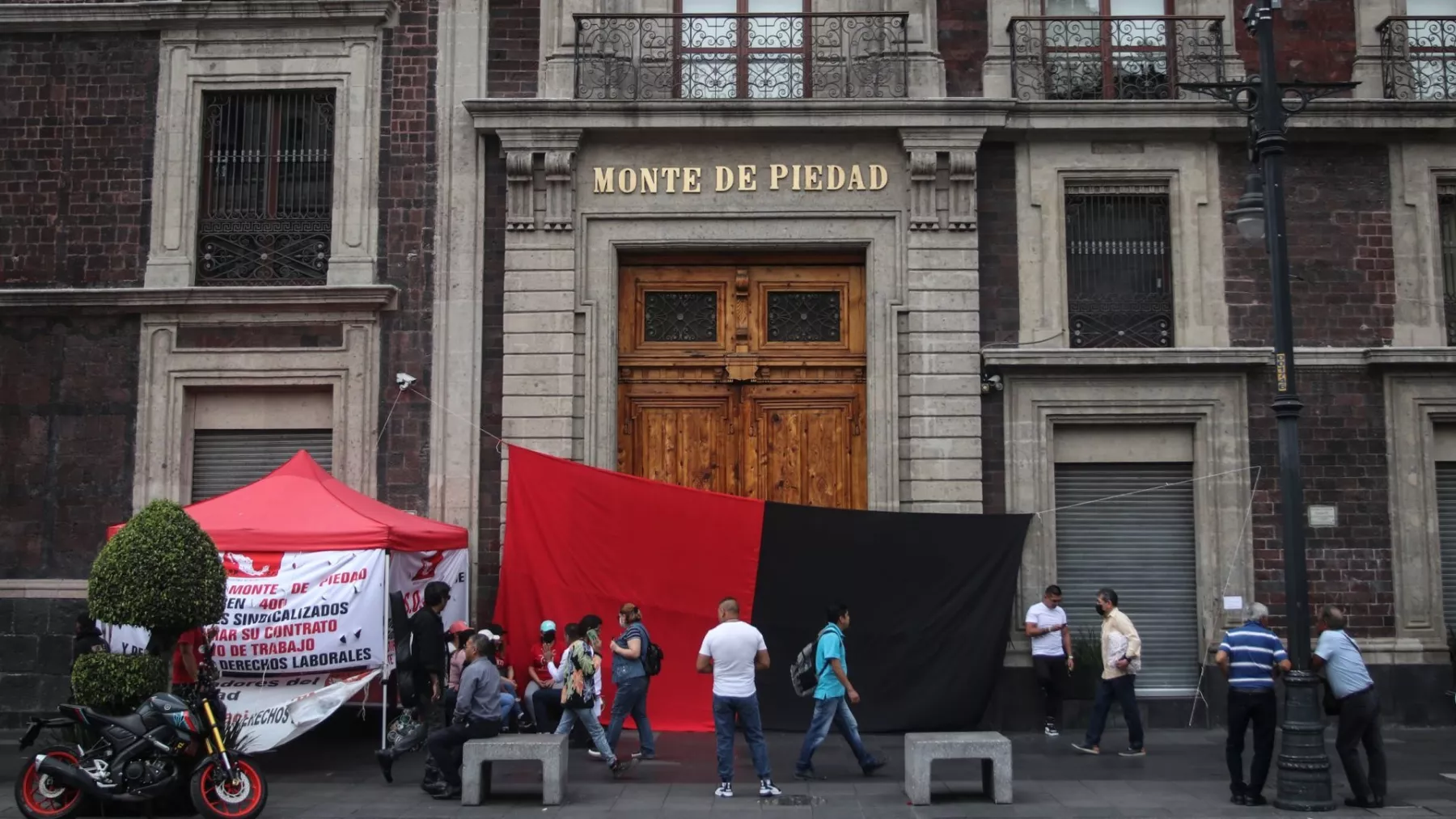 Huelga en Monte de Piedad inicia, tras no llegar a acuerdo