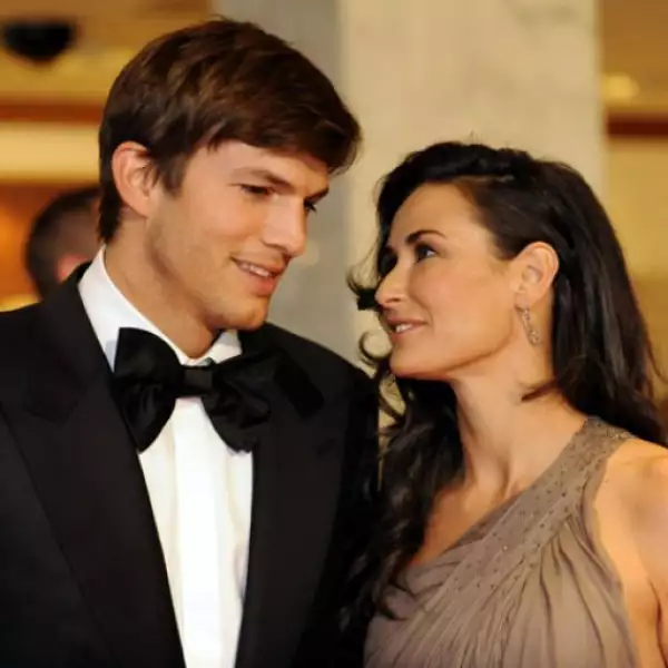 En 2003, Kutcher comenzó su relación con la actriz Demi Moore, quien es 15 años mayor que él y con quien contrajo matrimonio el 4 de septiembre de 2005.