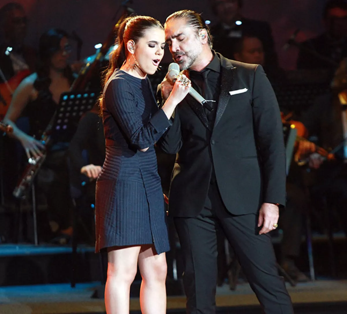 Alejandro Fernández junto a su guapa hija Camila.