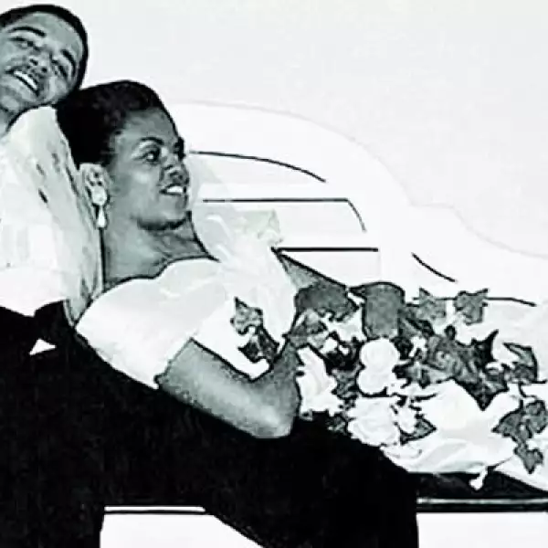 Se casaron el 3 de octubre de 1992 y es ella, a quien él llama cariñosamente Mi Roca, quien da las órdenes y lo obliga a mantener los pies sobre la tierra.