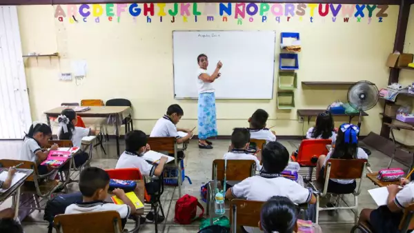 Mañana hay clases 15 de septiembre