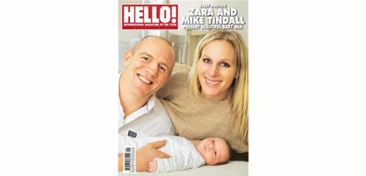Zara posó con Mike Tindall, su esposo jugador de rugby, y Mia Grace.