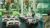 Su comida conserva el espíritu de compartir y su terraza se ha vuelto una de las favoritas del sur.