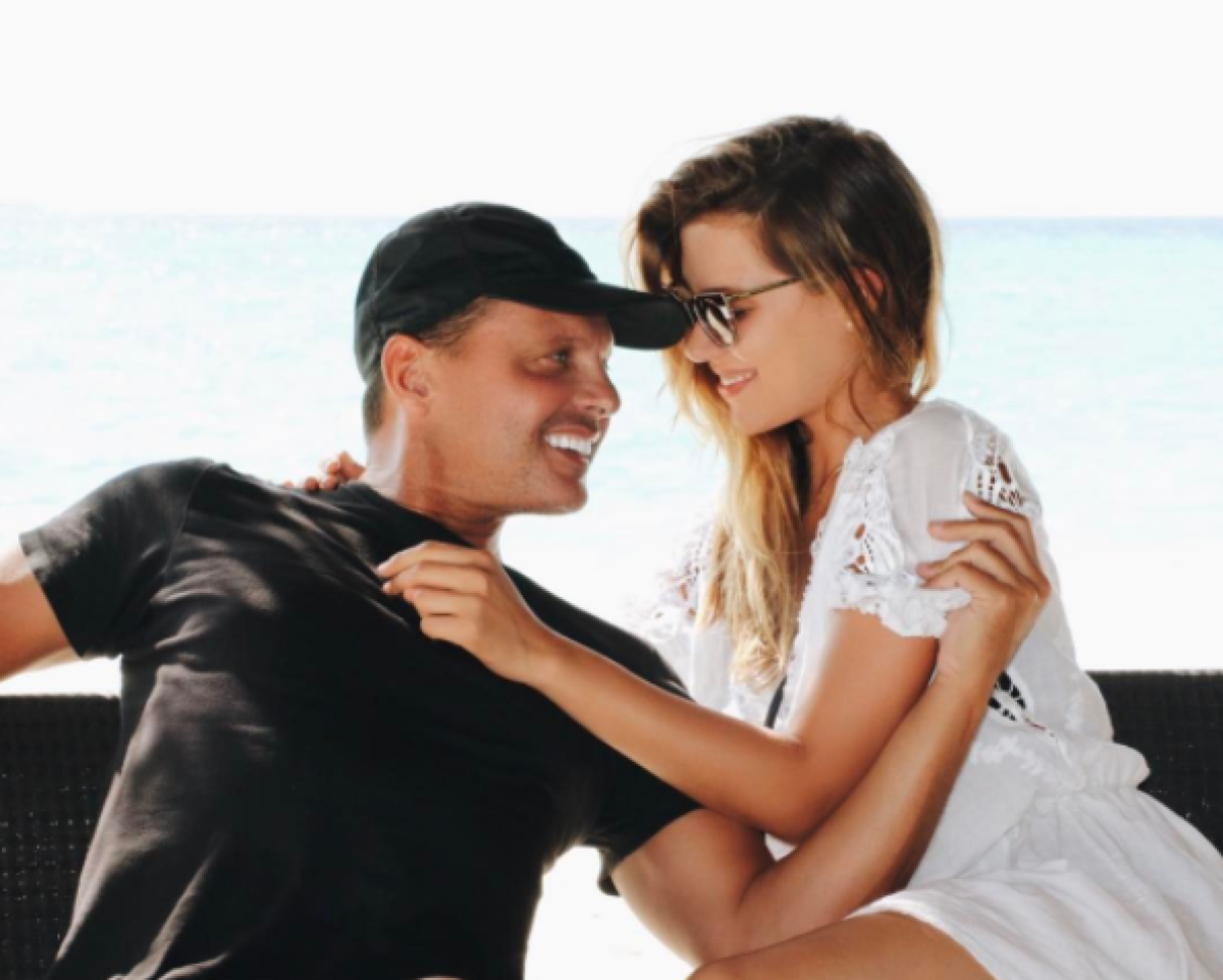 La Reaccion De Michelle Salas Ante Criticas Por No Felicitar A Luis Miguel